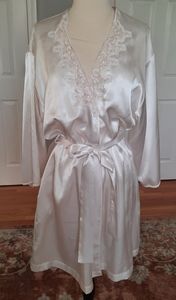 Vintage Oscar de la Renta lace satin robe